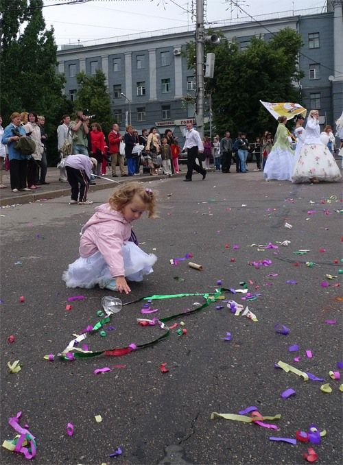 The parade of brides in Kursk, Russia (36 pics)