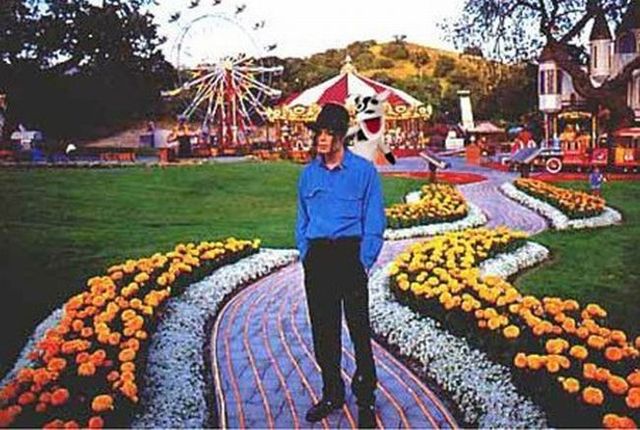 Neverland Ranch - the former home of Michael Jackson (61 pics)