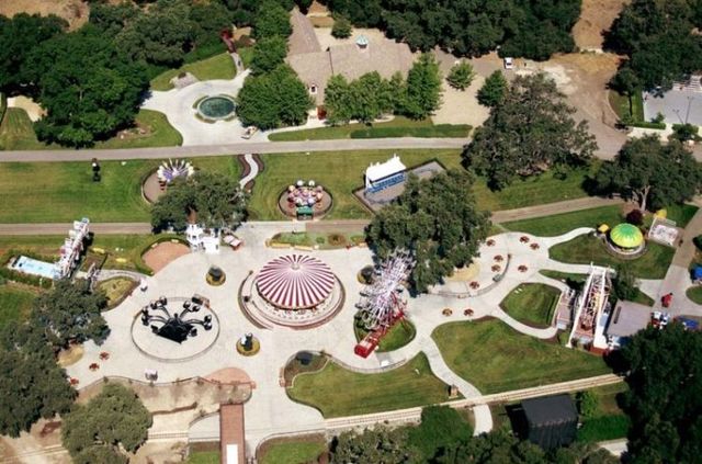 Neverland Ranch - the former home of Michael Jackson (61 pics)