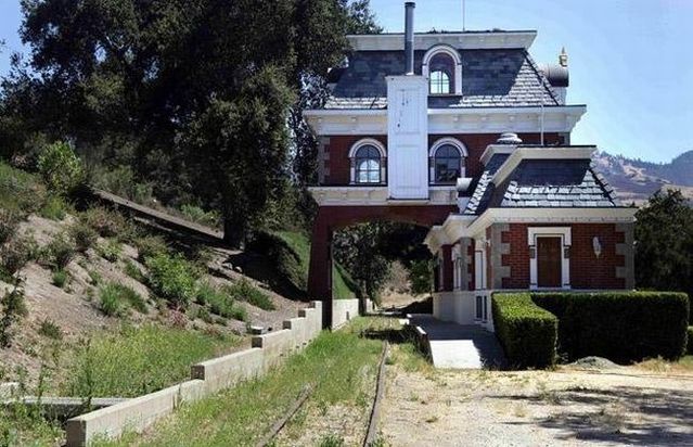 Neverland Ranch - the former home of Michael Jackson (61 pics)