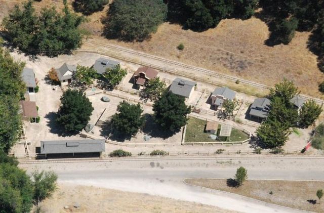 Neverland Ranch - the former home of Michael Jackson (61 pics)