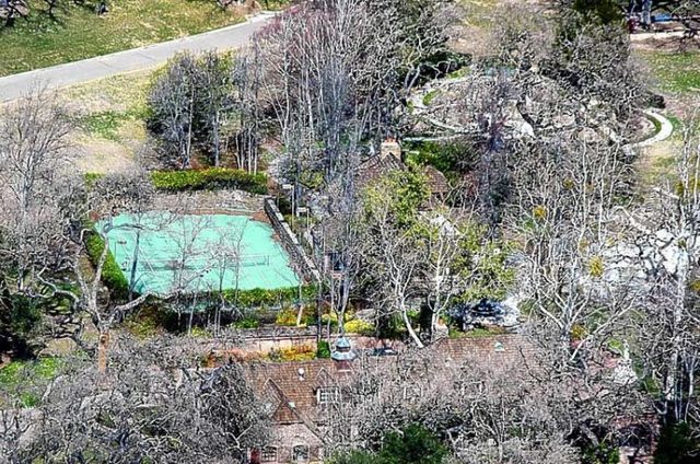 Neverland Ranch - the former home of Michael Jackson (61 pics)