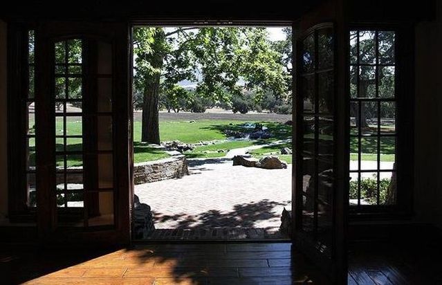 Neverland Ranch - the former home of Michael Jackson (61 pics)