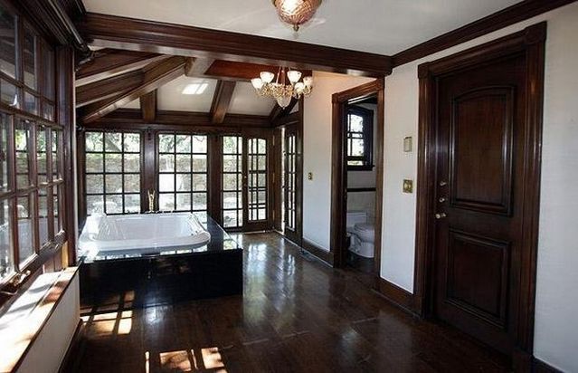 Neverland Ranch - the former home of Michael Jackson (61 pics)