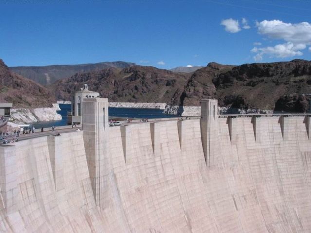 Construction of the bridge over the Hoover Dam (16 pics)