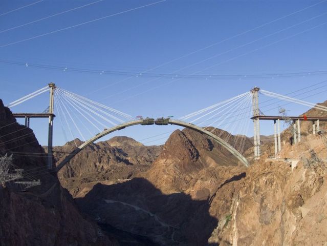 Construction of the bridge over the Hoover Dam (16 pics)