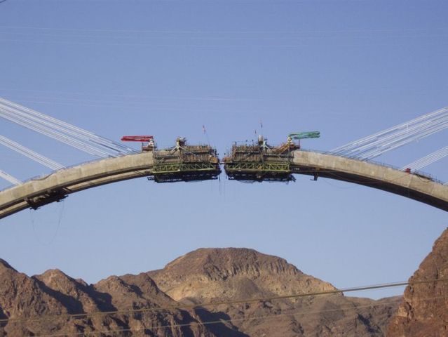 Construction of the bridge over the Hoover Dam (16 pics)