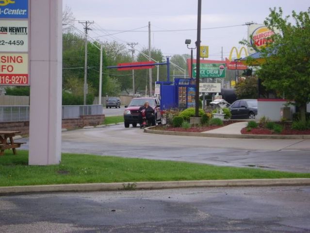 Why are people doing it to themselves? (6 pics)