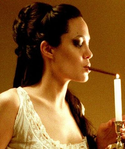 25 sexy female celebrities smoking cigars (25 pics)