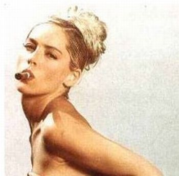 25 sexy female celebrities smoking cigars (25 pics)