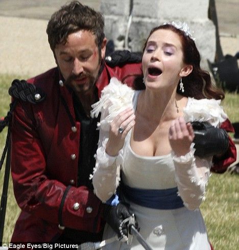 When actresses punch actors! (5 pics)