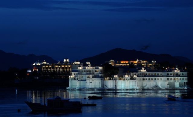 India’s Lake Palace has become a ‘Mud Palace’! (15 pics)