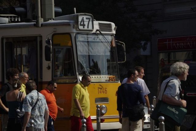 Tramway vs. Hummer (17 pics)