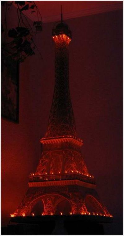 Eiffel Tower with matches (11 pics)