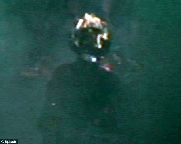 Michael Jackson’s hair on fire in Pepsi advert (12 pics + 1 video)