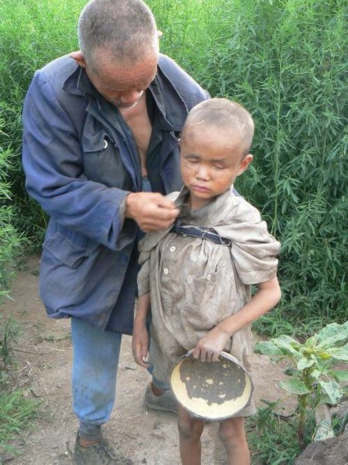The most horrific methods of begging (4 pics)