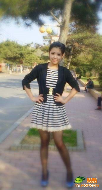 This Asian girl got way big eyes! (7 pics)