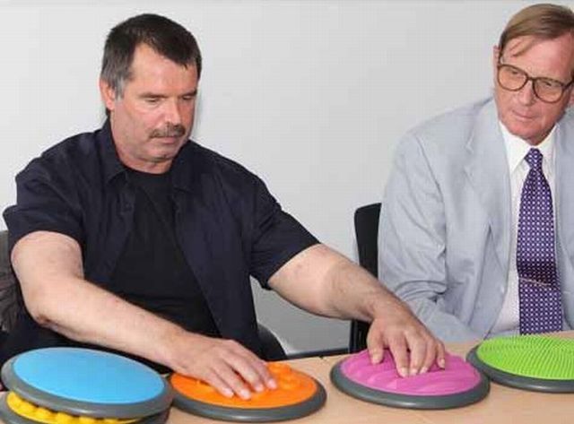 Dünyadaki ilk tam çift kol nakli