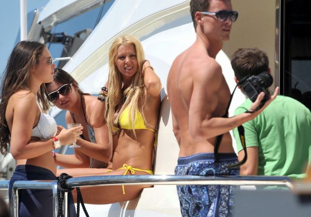 Tara Reid in bikini (9 pics)