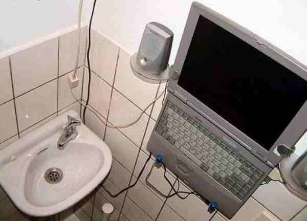 Toilets can be different (103 pics)