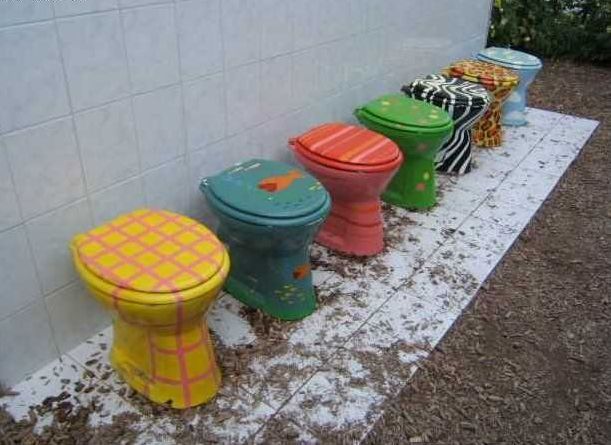 Toilets can be different (103 pics)