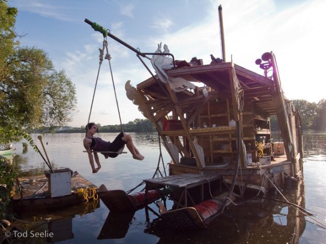 The Swimming Cities (14 pics)