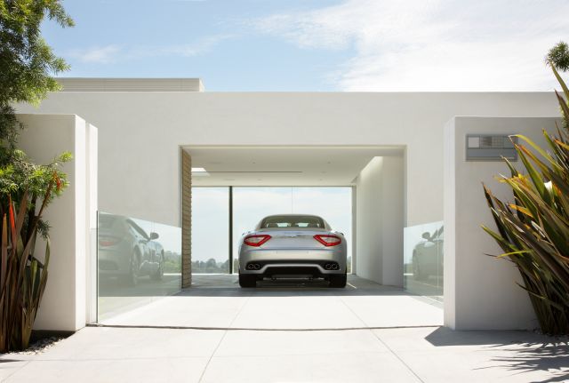 The best garage design for Maserati (2 pics)