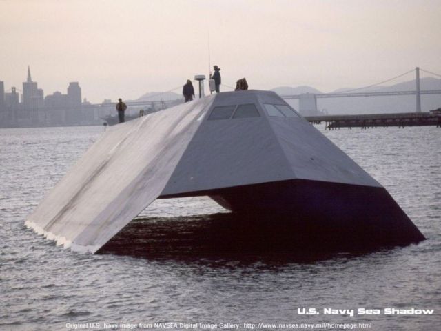 Sea Shadow - Stealth ship! (8 pics)