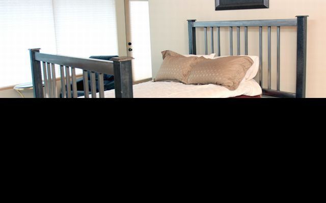 The bed with a secret (5 pics)
