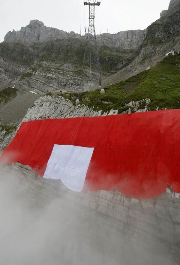The biggest Swiss flag in the world! (11 pics)
