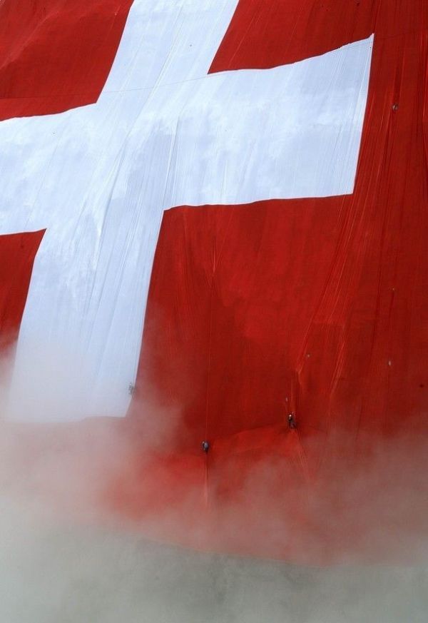 The biggest Swiss flag in the world! (11 pics)