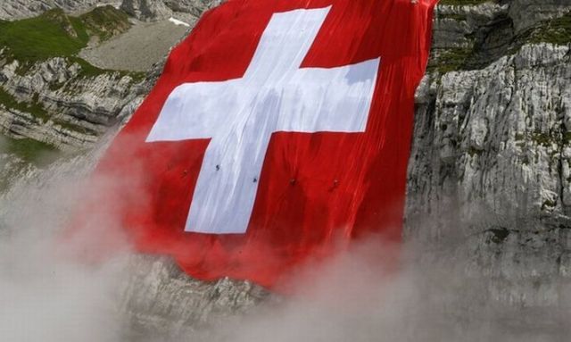 The biggest Swiss flag in the world! (11 pics)