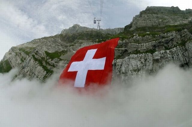 The biggest Swiss flag in the world! (11 pics)