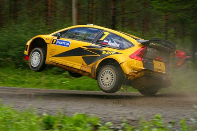 Spectacular jump at the Neste Oil Rally Finland (15 pics)