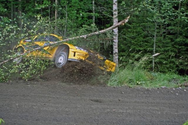 Spectacular jump at the Neste Oil Rally Finland (15 pics)