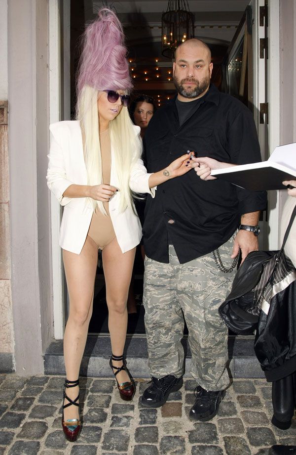 Lady Gaga’s outfits are eccentric as always (7 pics)