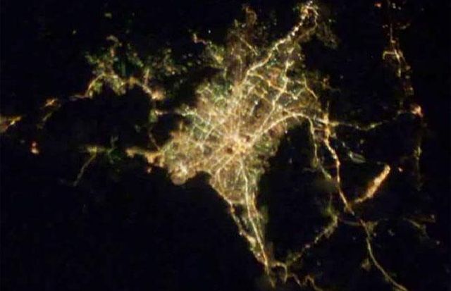 Cities at night seen from space! (21 pics)