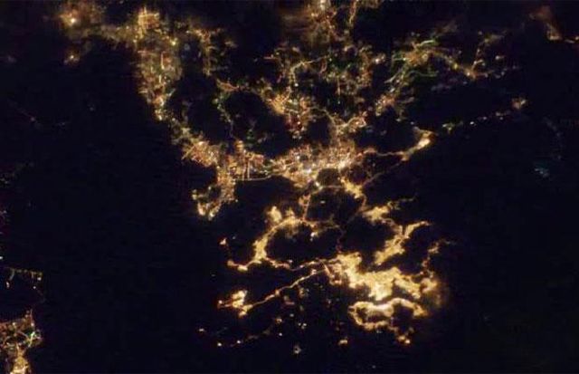 Cities at night seen from space! (21 pics)