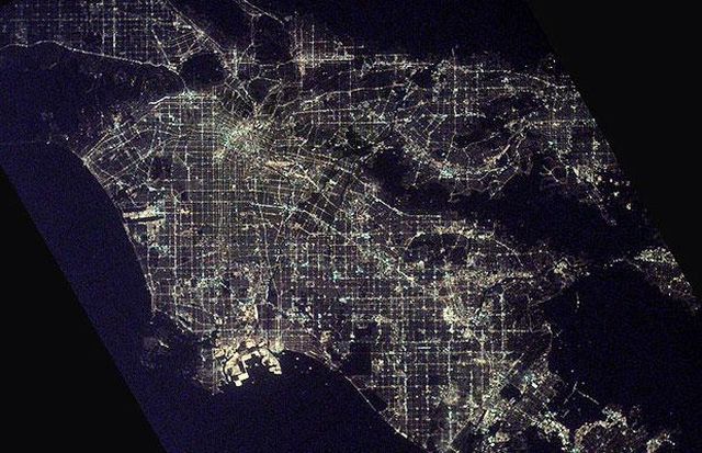 Cities at night seen from space! (21 pics)