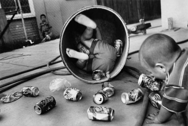 Beautiful black and white photographs of youth involved in gangs by Donna De Cesare (27 pics)