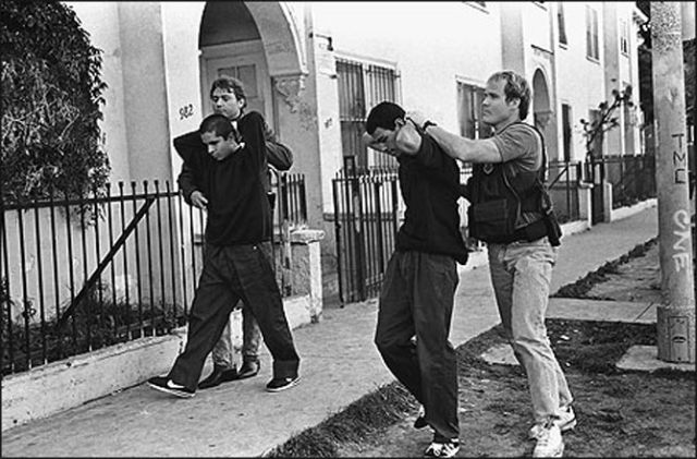 Beautiful black and white photographs of youth involved in gangs by Donna De Cesare (27 pics)
