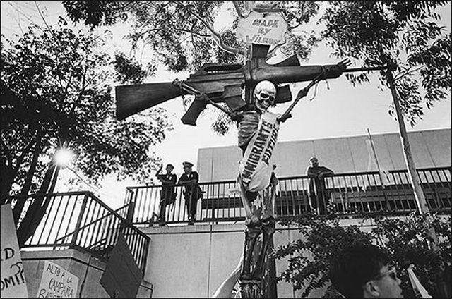 Beautiful black and white photographs of youth involved in gangs by Donna De Cesare (27 pics)