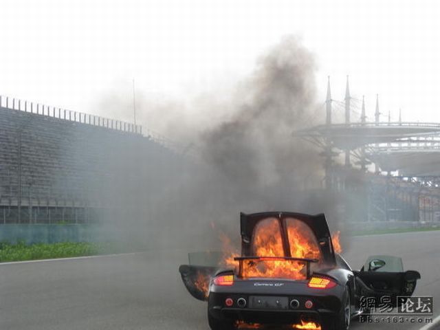 The accident on a track (5 pics)