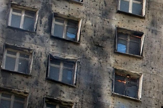 Fire in a freshly constructed apartment building (24 pics)