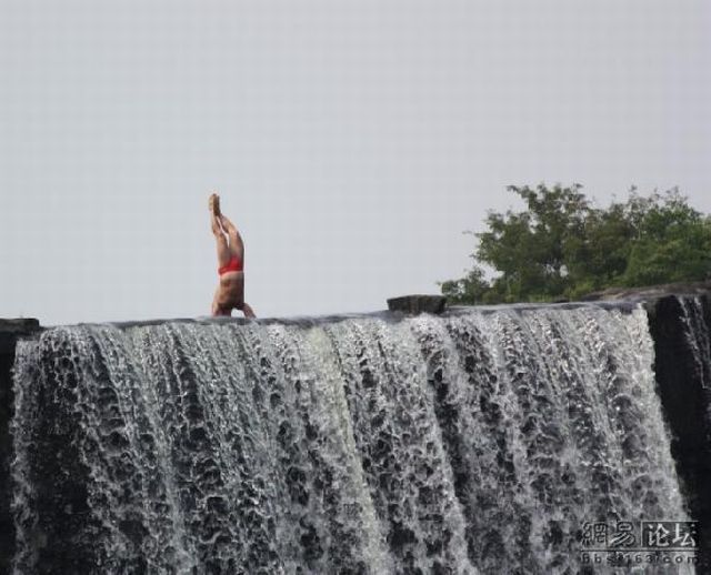 Jump from a waterfall (16 pics)
