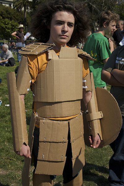 Cardboard Tube Fighting League (67 pics)