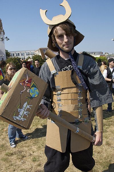 Cardboard Tube Fighting League (67 pics)