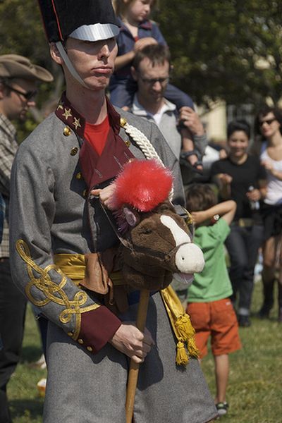 Cardboard Tube Fighting League (67 pics)