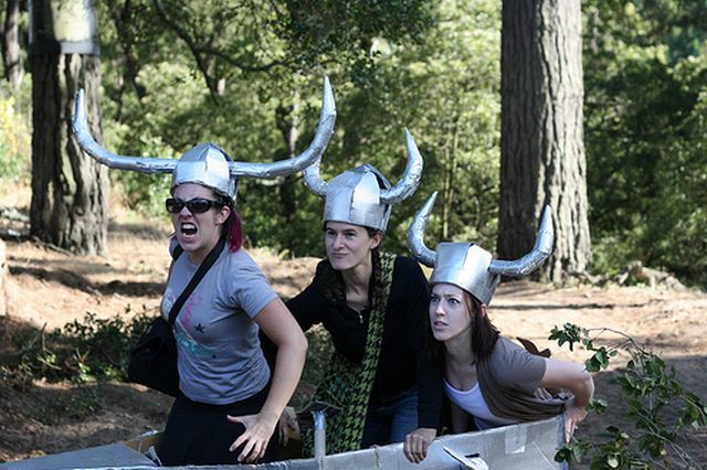 Cardboard Tube Fighting League (67 pics)
