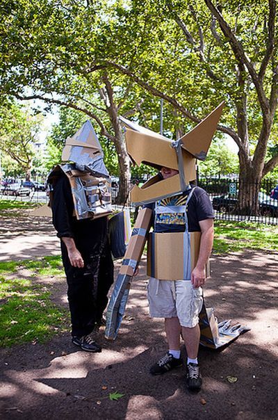 Cardboard Tube Fighting League (67 pics)